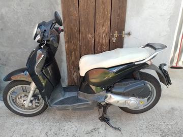 Scarabeo aprilia 200