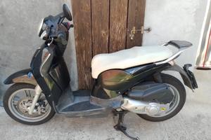 Scarabeo aprilia 200