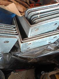 Materiale elettrico per portoni e cancelli