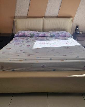  Letto Ennerev in buone condizioni 