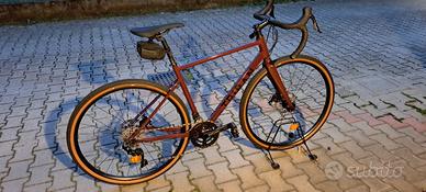 Bicicletta gravel triban 520