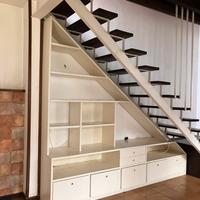 Mobile sottoscala triangolare