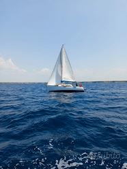 Barca a vela pronta a navigare