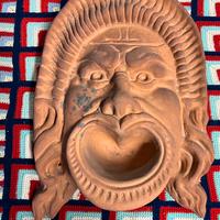 Coppia di maschere in terracotta