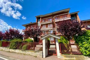 QUADRILOCALE CON DOPPIO TERRAZZO IN VIA VIGNA