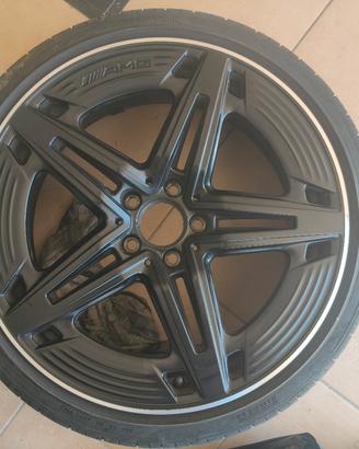 Cerchio originale 19 pollici Mercedes A35 AMG 