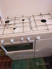 cucina con forno predisposta a gas gpl