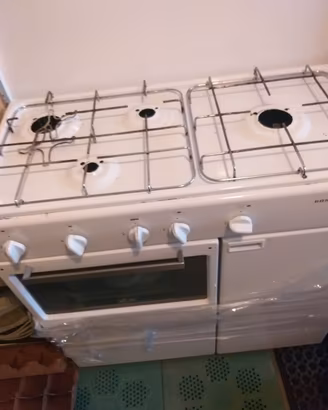 cucina con forno predisposta a gas gpl