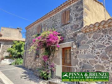 Narbolia - Casa Tipica in Pietra