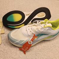 Scarpe Running Onemix con piastra in carbonio 