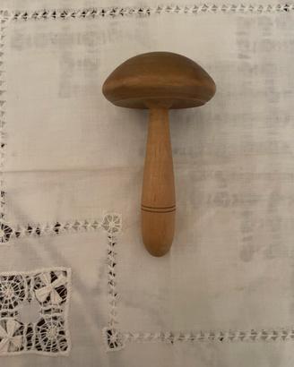 Collezionismo fungo rammendo legno vintage