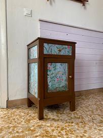 Mobiletto in decoupage