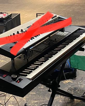 Roland FA-08 come  nuovo+ custodia imbottita