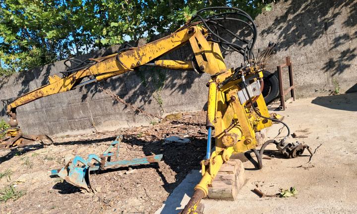 Trattore fiat 640 caricatore forestale