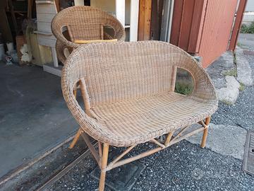 seggiole e divanetto da giardino