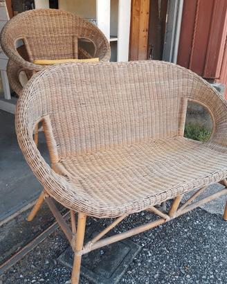 seggiole e divanetto da giardino