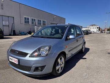 Ford Fiesta 1.2 16V 5p. Ghia km 144000