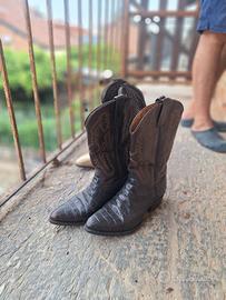 2 paia di stivali texani in coccodrillo e pitone