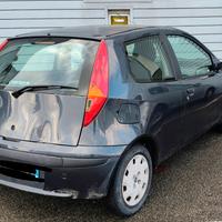 Fiat Punto 1.2 benzina adatta neopatentati