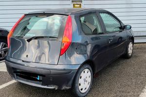 Fiat Punto 1.2 benzina adatta neopatentati