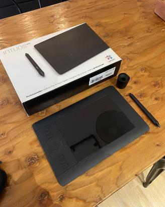 Wacom Intuos Pro Small (PTH-451) - NUOVA + Accesso
