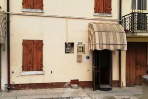 Copparo (fe) su strada principale rif. a-manc