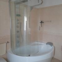 Vasca ad angolo con doccia