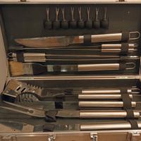 Set barbecue - valigetta 18 attrezzi - nuova