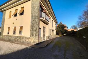 Laboratorio a Vedano al Lambro