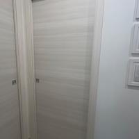 Porte a scrigno in legno chiaro