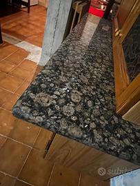 Lastra in marmo con bordi arrotondati