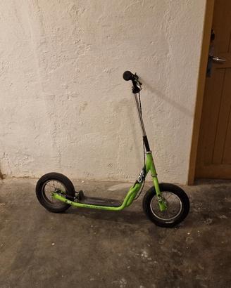 monopattino puky e di decathlon