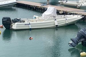 BOSTON WHALER OUTRAGE 21