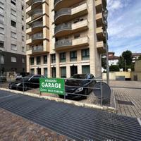 VIALE LEDRA: ULTIMO GRANDE GARAGE PER 4 AUTO