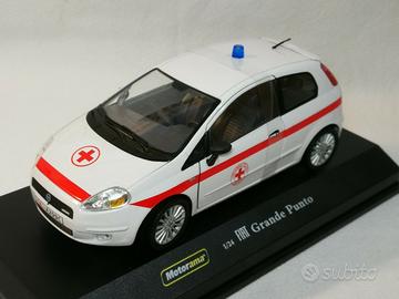 Modello auto fiat grande punto croce rossa no bura