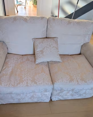 Divano 2 posti elegante (150x100) damascato chiaro