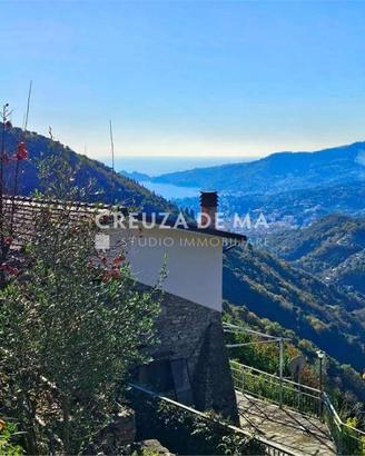 Casa indipendente di 230 m² con più di 5 locali e 