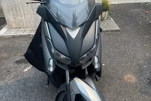 Yamaha x-max 250 abs