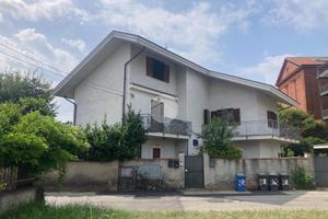 3 LOCALI A SETTIMO TORINESE