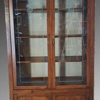 CREDENZA CRISTALLIERA INTAGLIATA RESTAURATA