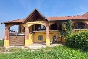 Immobile in asta di 1190 m² a Trecate