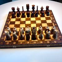 SCACCHIERA DA TAVOLO IN LEGNO INTARSIATO A MANO