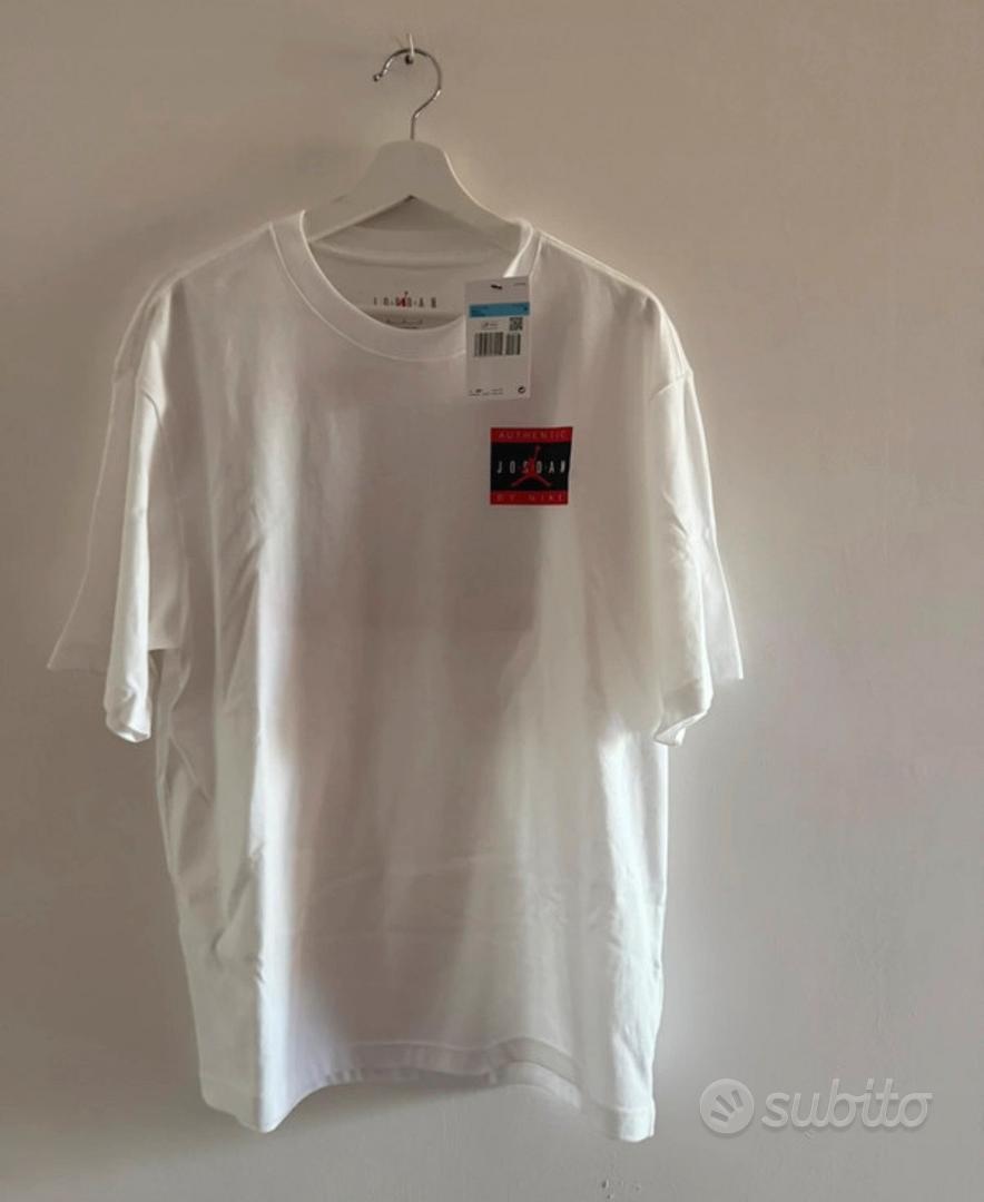 T shirt Jordan by Nike “authentic”
