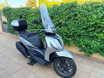 Beverly 400 S