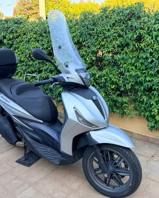 Beverly 400 S