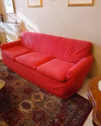 Divano letto e  due poltrone