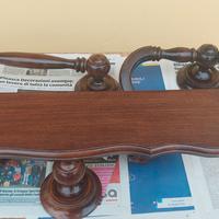 Accessori bagno in legno noce