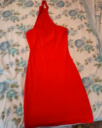 Vestito rosso aderente con scollo all' emericana