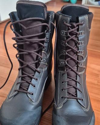 Scarpone da Montagna Anfibio in Pelle