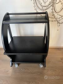 Carrello con ruote in legno di rovere